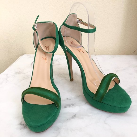 Shoes - SOLD❤️ Size 9 Green Suede Open Toe Sandal